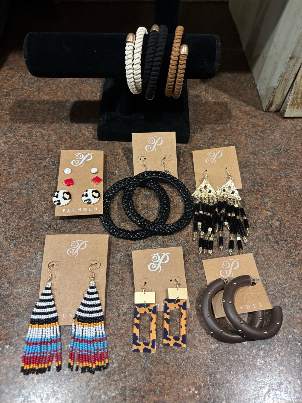 👒Plunder Mixed Women's Jewelry Set — Black, Brown, White, Tan, Gold